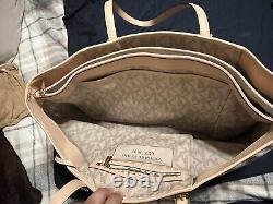 Michael Kors Travel Jet Set Zip Tote With laptop Compartment